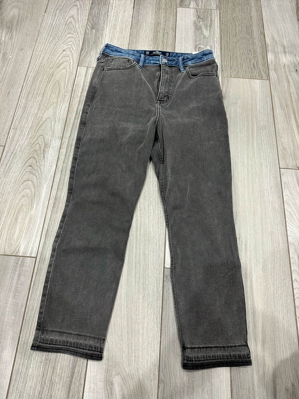 Hollister Men's Charcoal Gray Straight-Leg Jeans